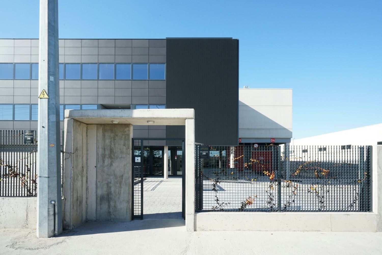 Main gate & entry