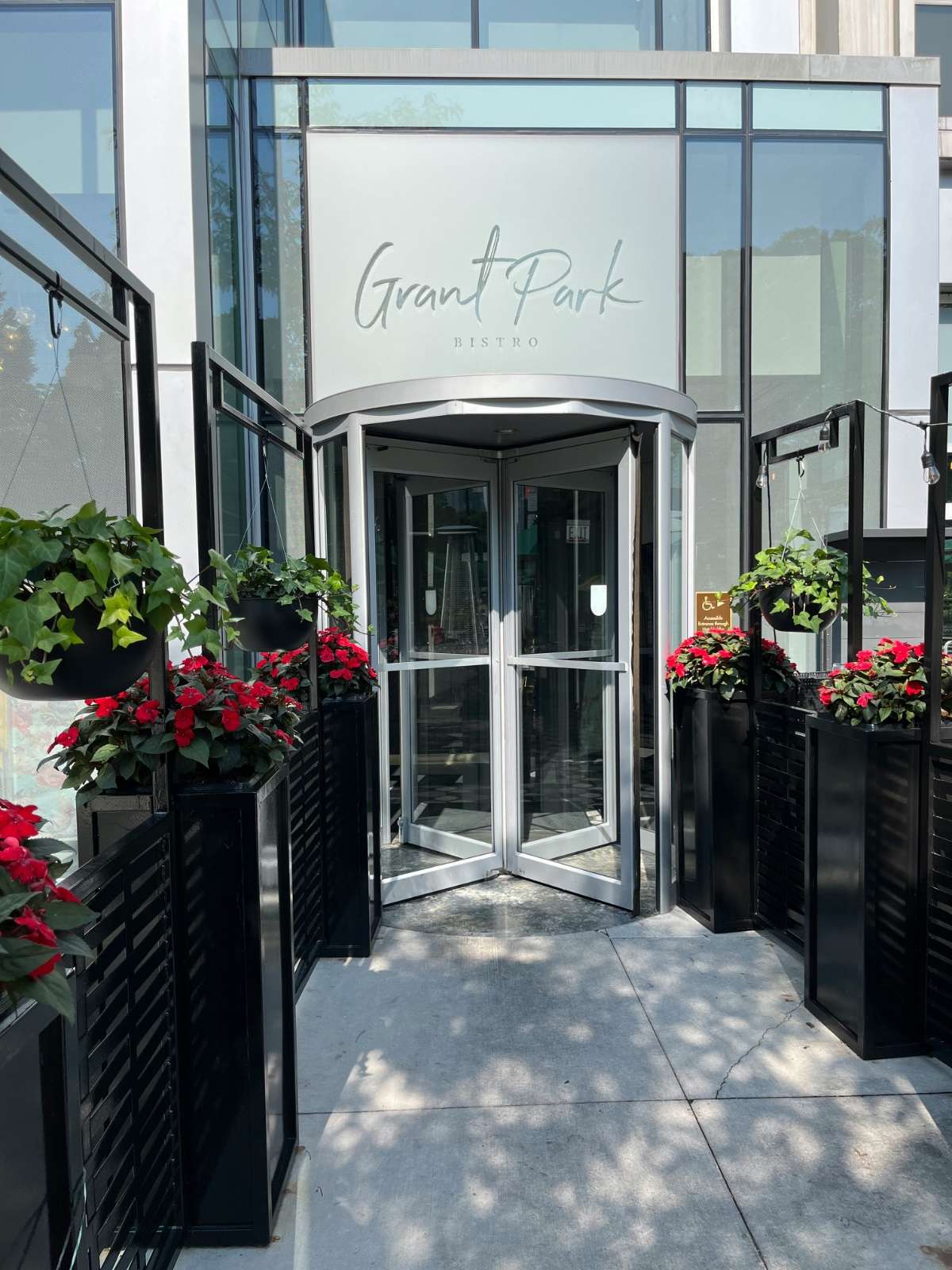 Entrance & host stand