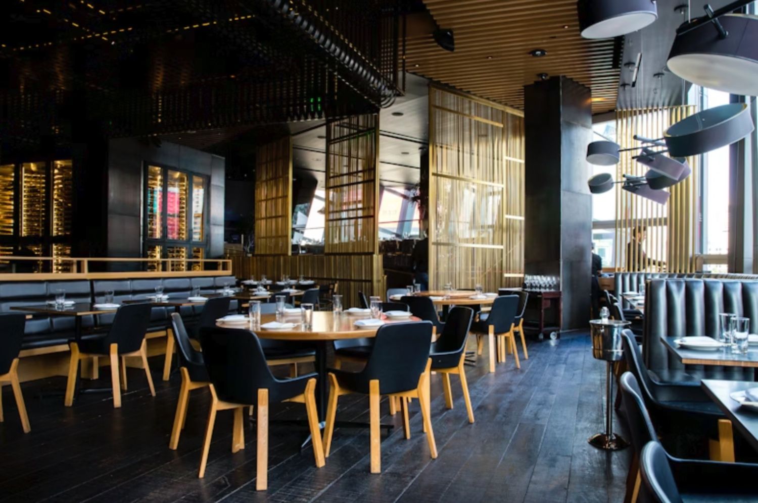 Dining area & seating